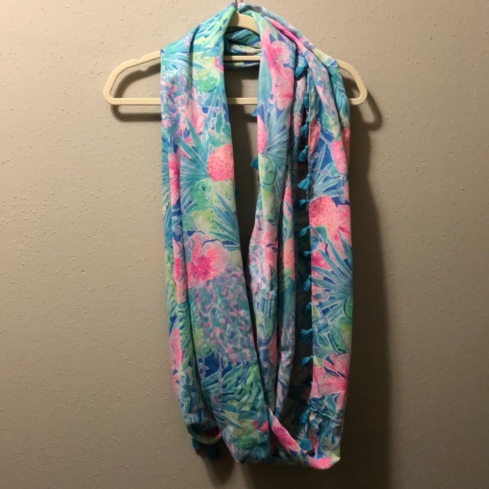 Lilly Pulitzer Infinity Scarf EUC